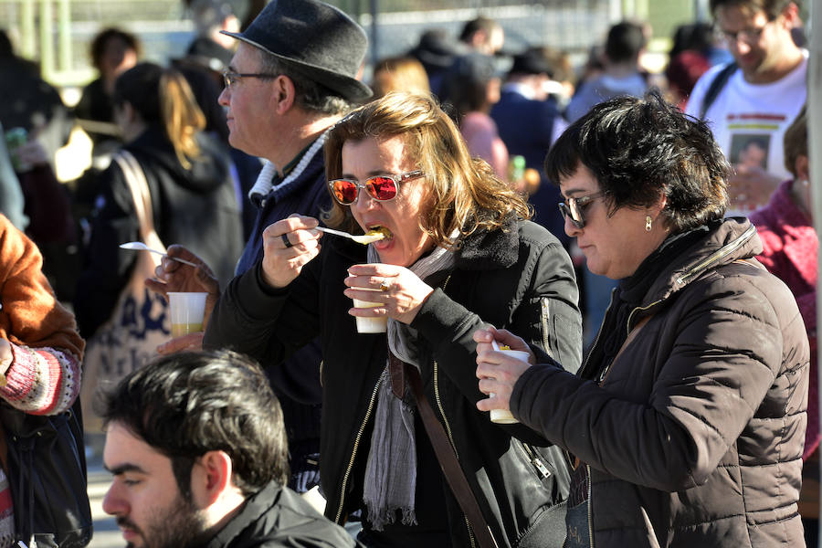 López Miras y Ballesta se retan a una 'pelea' de trovos en Patiño