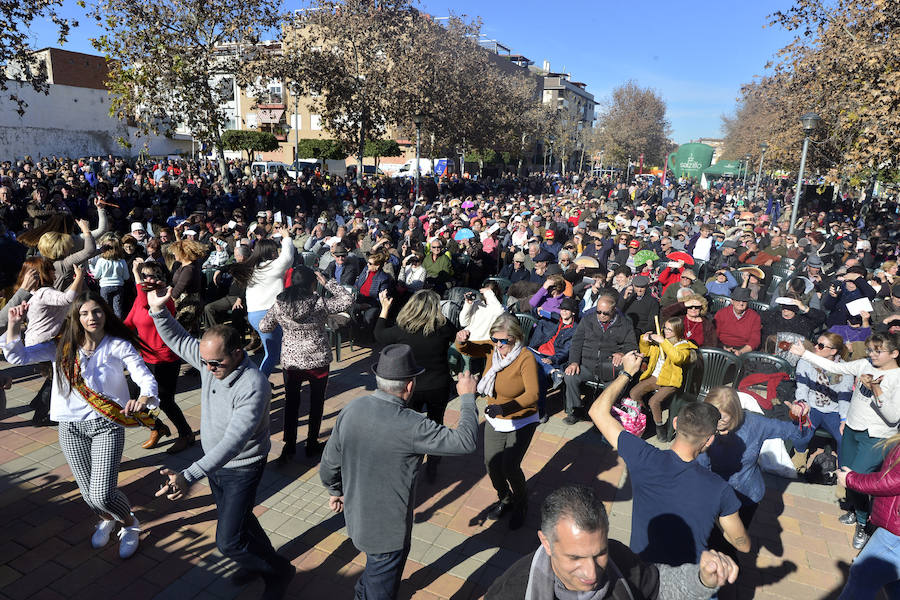 López Miras y Ballesta se retan a una 'pelea' de trovos en Patiño