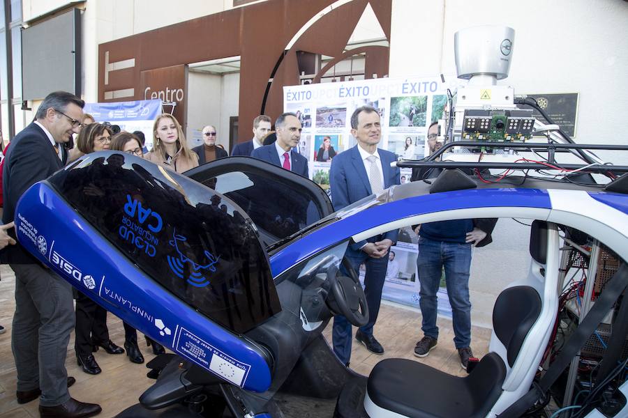 Visita del ministro de Ciencia y Universidades Pedro Duque al edificio de la UPCT y la empresa MTorres dentro del parque tecnológico de Fuente Álamo.