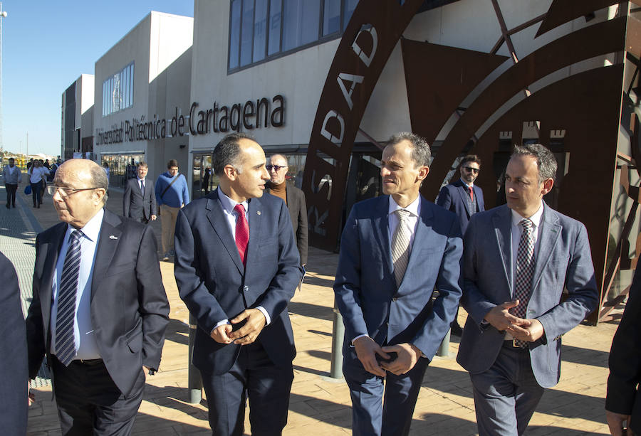 Visita del ministro de Ciencia y Universidades Pedro Duque al edificio de la UPCT y la empresa MTorres dentro del parque tecnológico de Fuente Álamo.