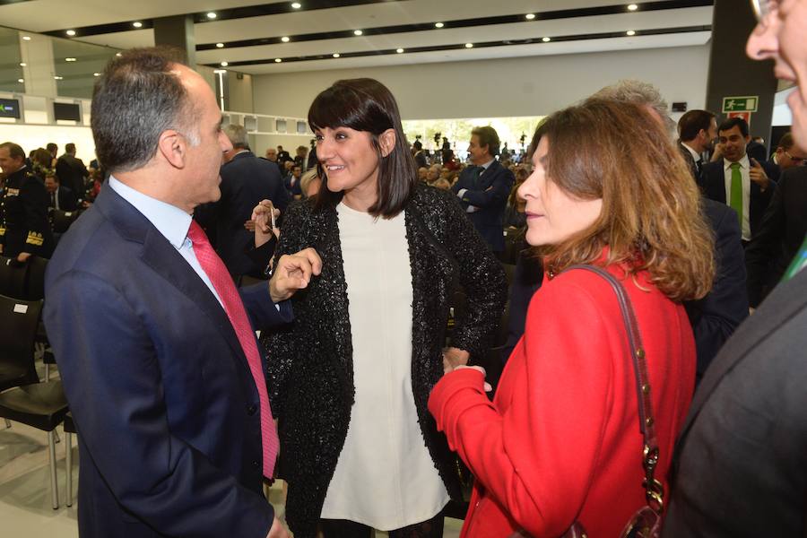 Autoridades de distintos ámbitos de la Región disfrutaron de un almuerzo en las instalaciones del nuevo aeródromo que abrió sus puertas este martes