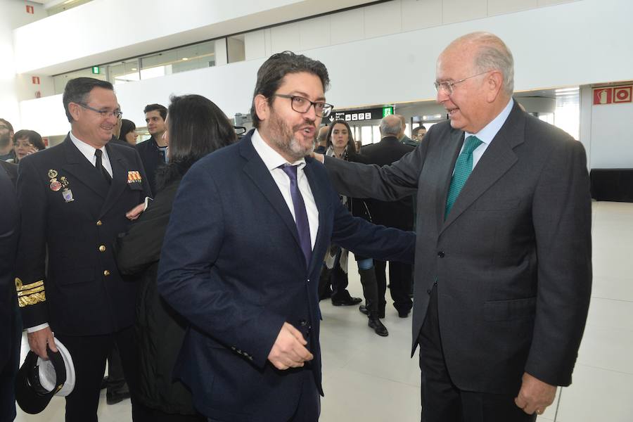 Autoridades de distintos ámbitos de la Región disfrutaron de un almuerzo en las instalaciones del nuevo aeródromo que abrió sus puertas este martes