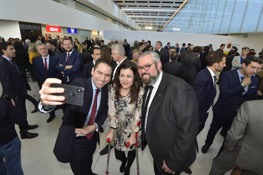 Autoridades de distintos ámbitos de la Región disfrutaron de un almuerzo en las instalaciones del nuevo aeródromo que abrió sus puertas este martes