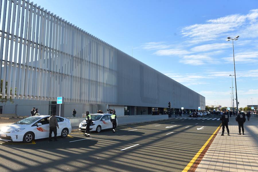 El primer avión en tocar tierra llegó con 25 minutos de antelación tras completar un vuelo sin incidentes