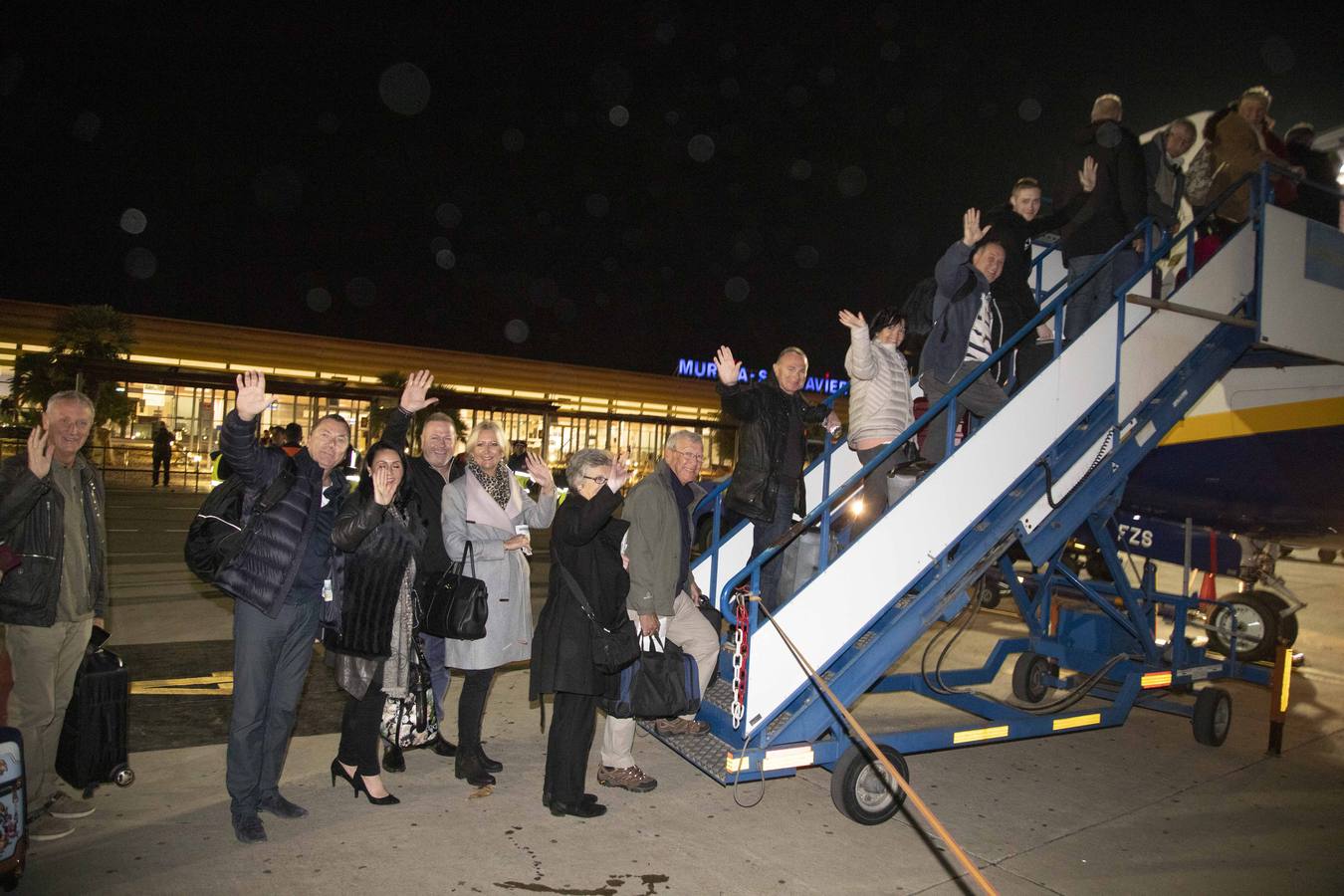 Los empleados del aeropuerto de San Javier realizaron la mudanza a las instalaciones de Corvera. Los últimos pasajeros de San Javier se despiden. 