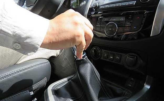 La Guardia Civil avisa de la pieza de tu coche que no debes descuidar: hay que cambiarla cada seis meses