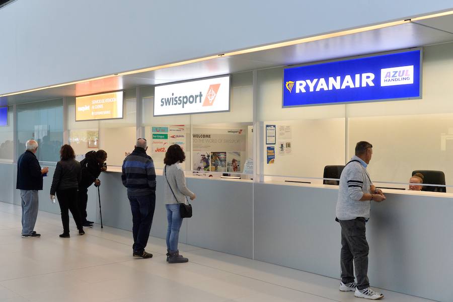 El primer avión en tocar tierra llegó con 25 minutos de antelación tras completar un vuelo sin incidentes