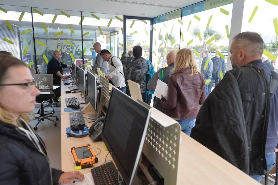 El primer avión en tocar tierra llegó con 25 minutos de antelación tras completar un vuelo sin incidentes