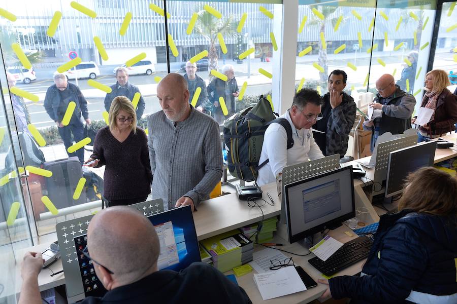 El primer avión en tocar tierra llegó con 25 minutos de antelación tras completar un vuelo sin incidentes