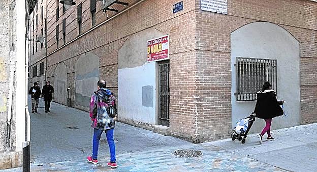 Local de la esquina de San Antonio el Pobre, Caballero y la Glorieta que estaba siendo acondicionado para une mezquita. 