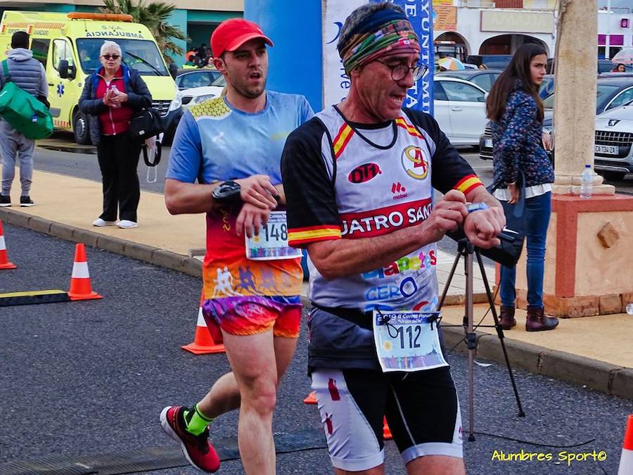 El corredormdel UCAM Cartagena se lleva la II Carrera Popular Virgen del Mar con un tiempo de 24.27 minutos, por los 28.10 para su compañera de club