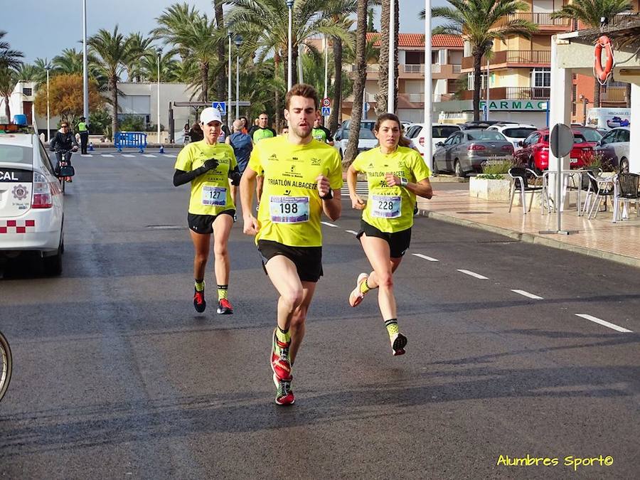 El corredormdel UCAM Cartagena se lleva la II Carrera Popular Virgen del Mar con un tiempo de 24.27 minutos, por los 28.10 para su compañera de club