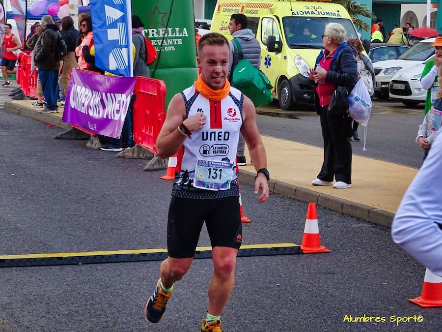 El corredormdel UCAM Cartagena se lleva la II Carrera Popular Virgen del Mar con un tiempo de 24.27 minutos, por los 28.10 para su compañera de club