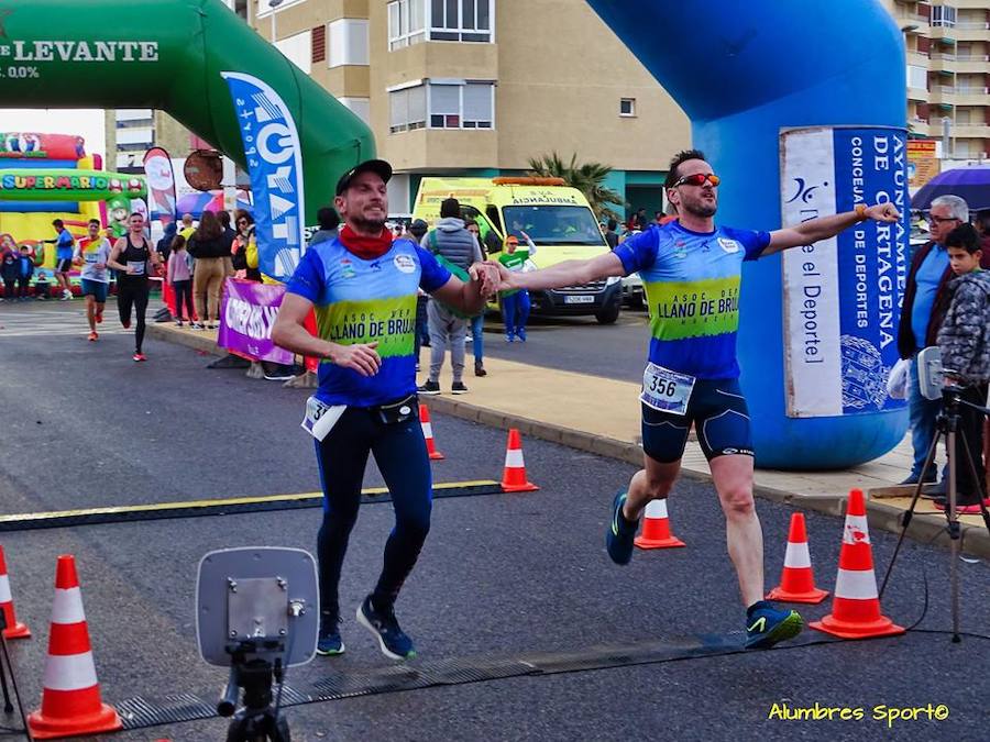 El corredormdel UCAM Cartagena se lleva la II Carrera Popular Virgen del Mar con un tiempo de 24.27 minutos, por los 28.10 para su compañera de club