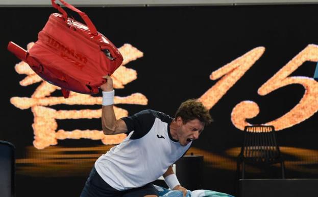 Pablo Carreño, desesperado tras perder ante Nishikori. 