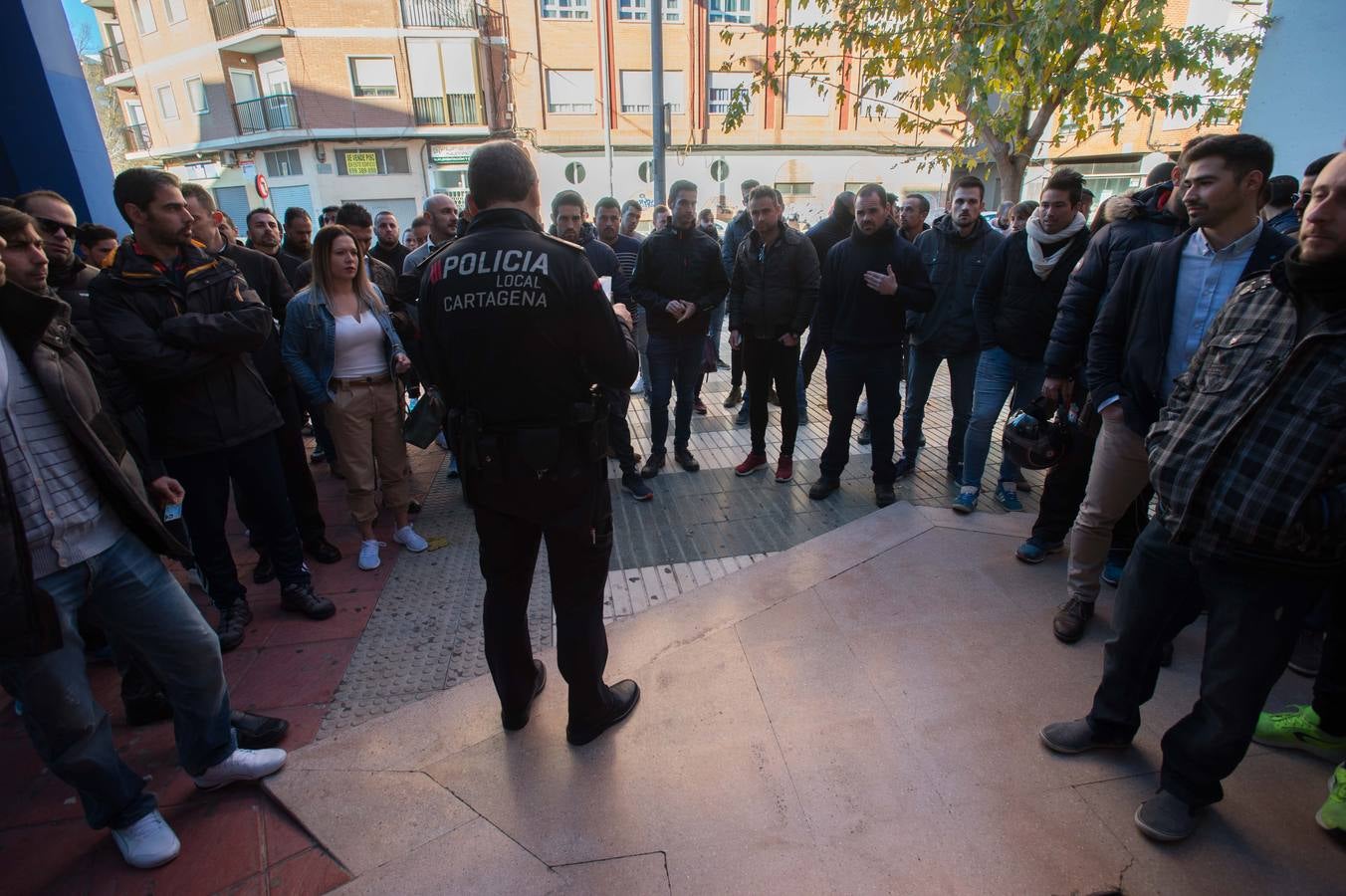 Las prejubilaciones del subinspector jefe y de varios mandos por el nuevo real decreto merman la dirección cualificada del cuerpo de Cartagena.