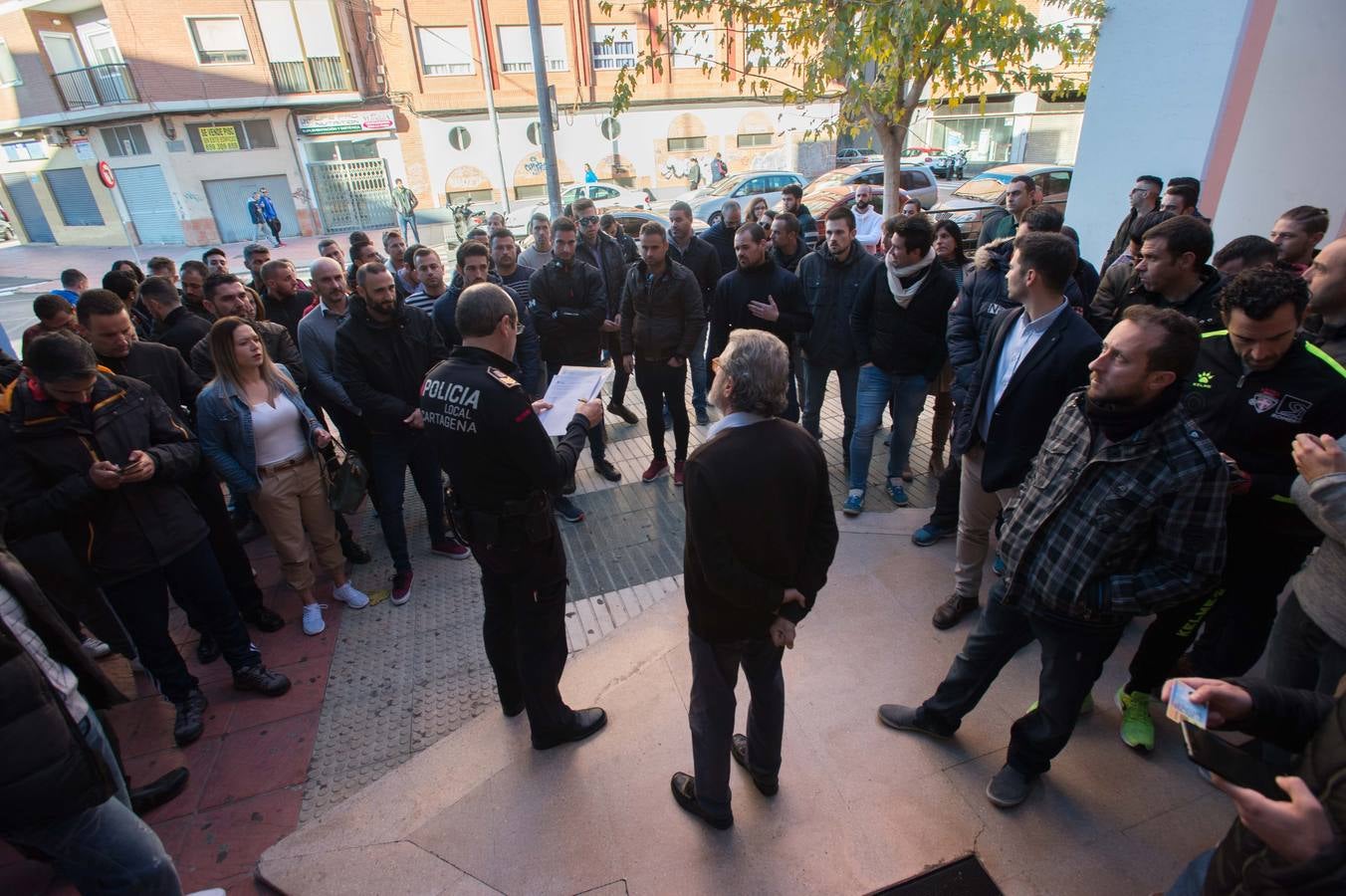 Las prejubilaciones del subinspector jefe y de varios mandos por el nuevo real decreto merman la dirección cualificada del cuerpo de Cartagena.