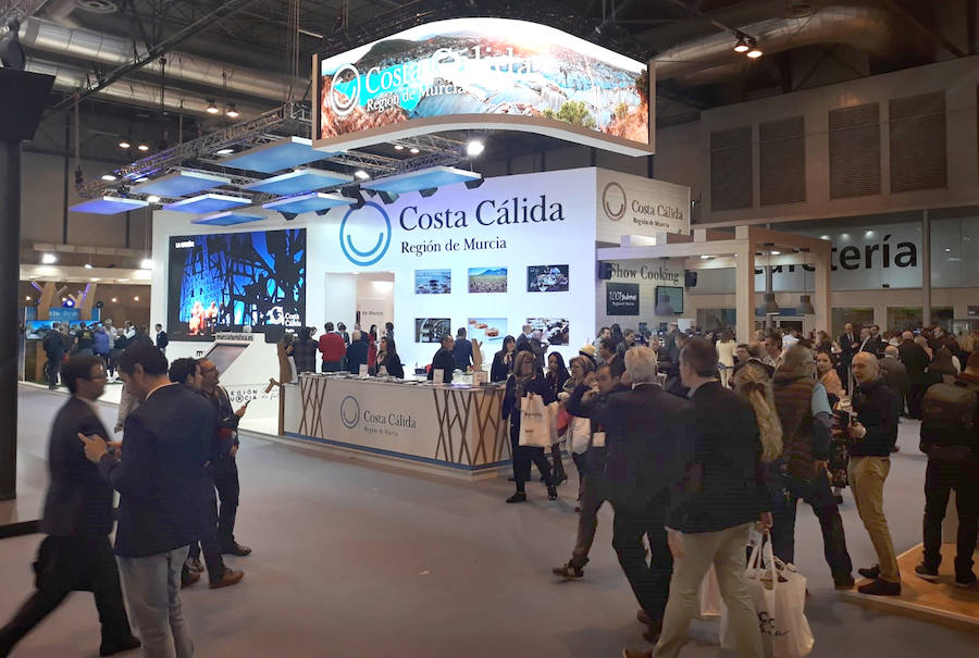 El pabellón regional acoge este miércoles 12 presentaciones en torno a la cultura, la historia, los vinos, el ecoturismo y las fiestas