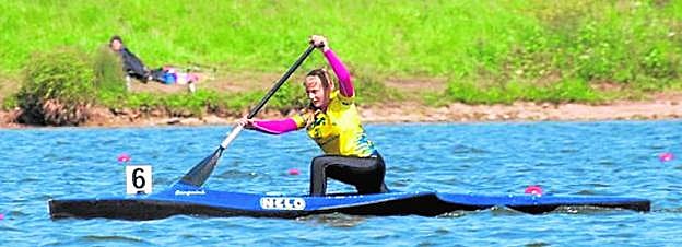 La palista de San Javier María Ramal, en acción, en una imagen de archivo. 