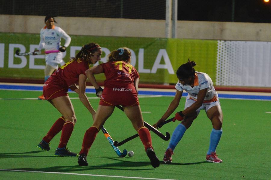 La selección femenina de Hockey se impuso a la India por 3-2 en Santomera, en su primer amistoso de un total de cuatro que van a disputar.