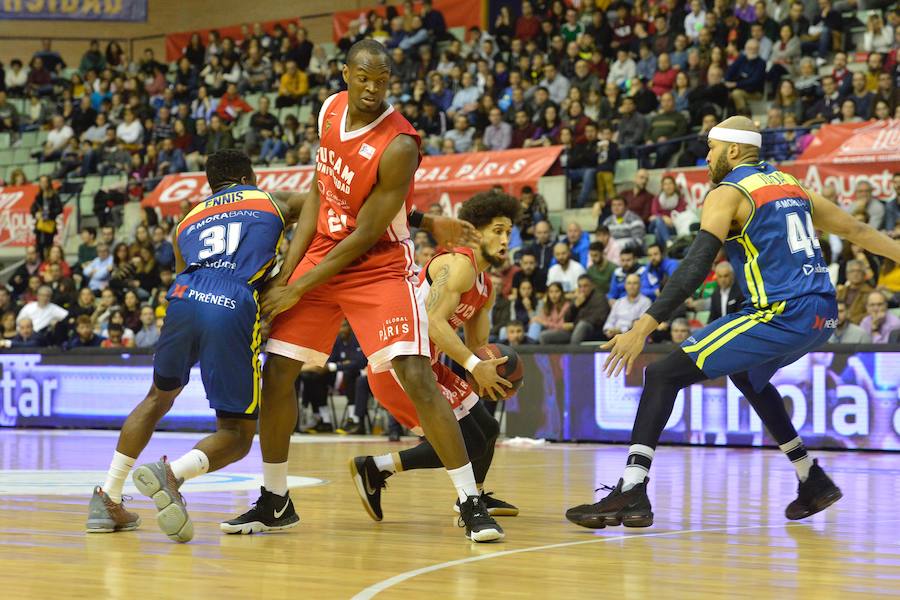 El conjunto universitario no levanta cabeza ante el conjunto entrenado por Ibon Navarro, predecesor en el banquillo murciano de Javi Juárez