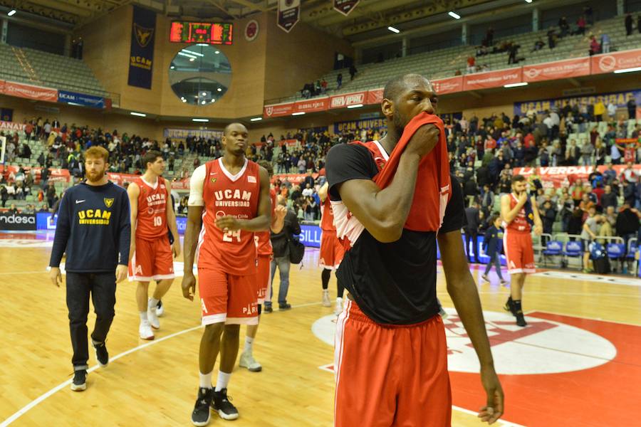 El conjunto universitario no levanta cabeza ante el conjunto entrenado por Ibon Navarro, predecesor en el banquillo murciano de Javi Juárez