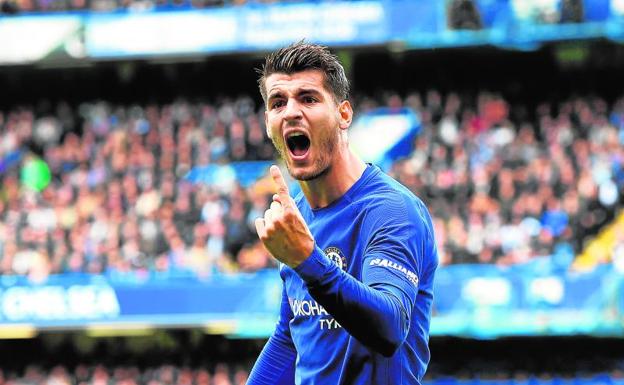 Álvaro Morata celebra un gol con el Chelsea. 