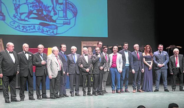 Los premiados, ayer, en El Batel de Cartagena. 