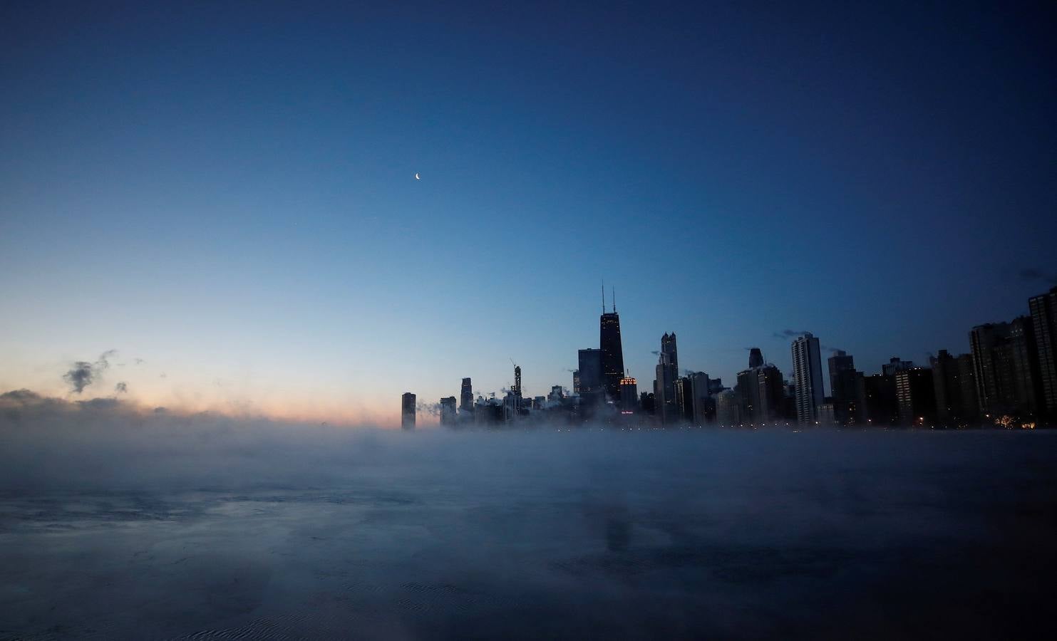 Una ola de frío polar cruza Chicago, Illinois (EE. UU.). Las temperaturas en el área de Chicago podrían bajar a menos 31 grados centígrados.
