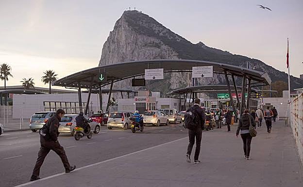 Control fronterizo de acceso a Gibraltar.