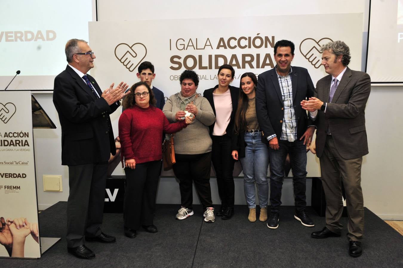 'La Verdad' y CaixaBank reconocen la «encomiable» labor de cinco asociaciones de la Región 