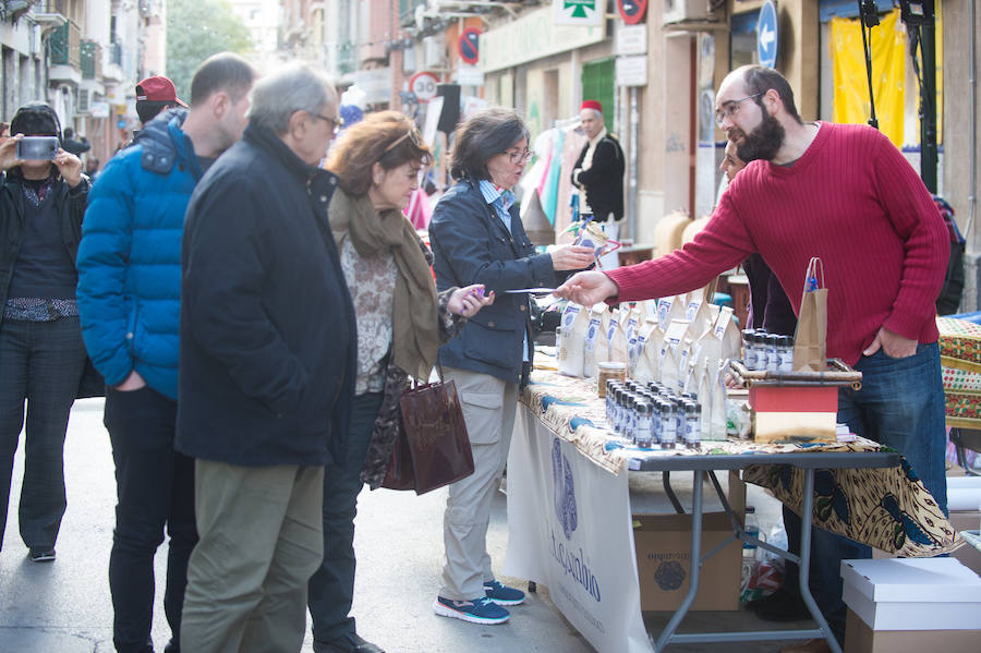 Este evento multicultural se celebra en la calle Álvarez Quintero este sábado 2 de febrero de 10:00 a 22:00 horas, y el domingo 3, de 10:00 a 17:00.