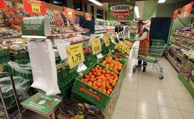 Bolsas de plástico en la frutería de Mercadona.