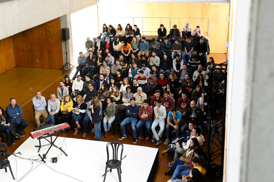 Las propuestas van desde apoyo a emprendedores hasta una bolsa de viviendas de alquiler para jóvenes, pasando por campañas de prevención de alcohol y drogas.