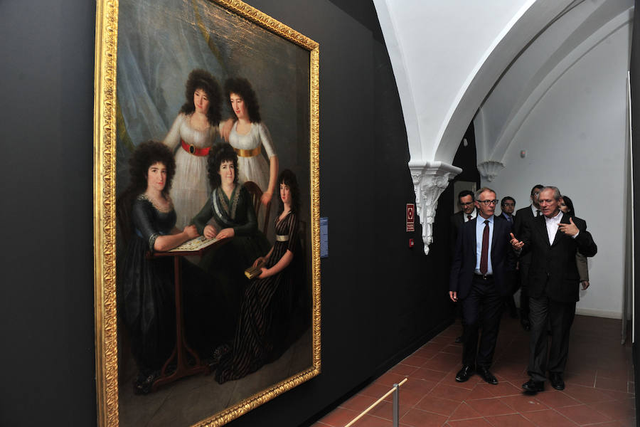 El ministro de Cultura y Deportes, José Guirau, junto con el delegado de Gobierno, Diego Conesa, visitan la exposición de 'Floridablanca. La sombra de un rey'.
