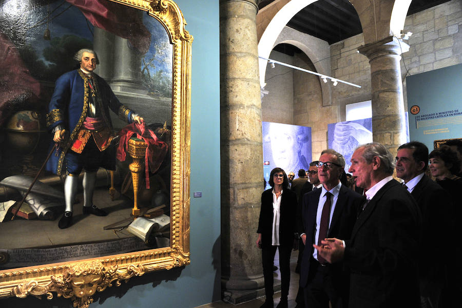 El ministro de Cultura y Deportes, José Guirau, junto con el delegado de Gobierno, Diego Conesa, visitan la exposición de 'Floridablanca. La sombra de un rey'