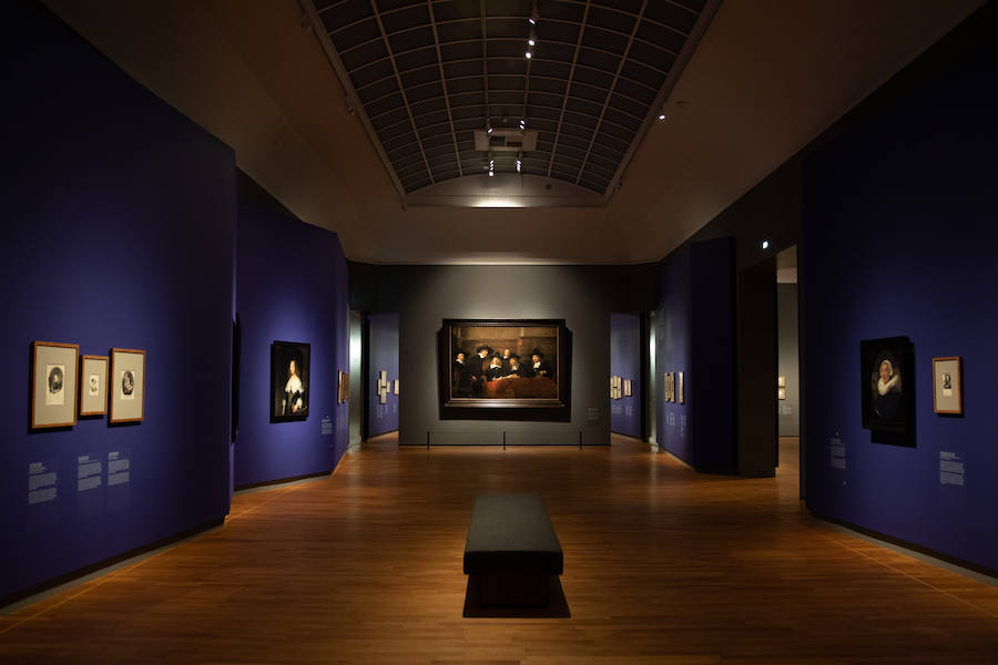 Holanda celebra el genio rebelde de Rembrandt. El Rijksmusem muestra completa su fabulosa colección del innovador y herético 'maestro de la luz' junto a otros museos del país.