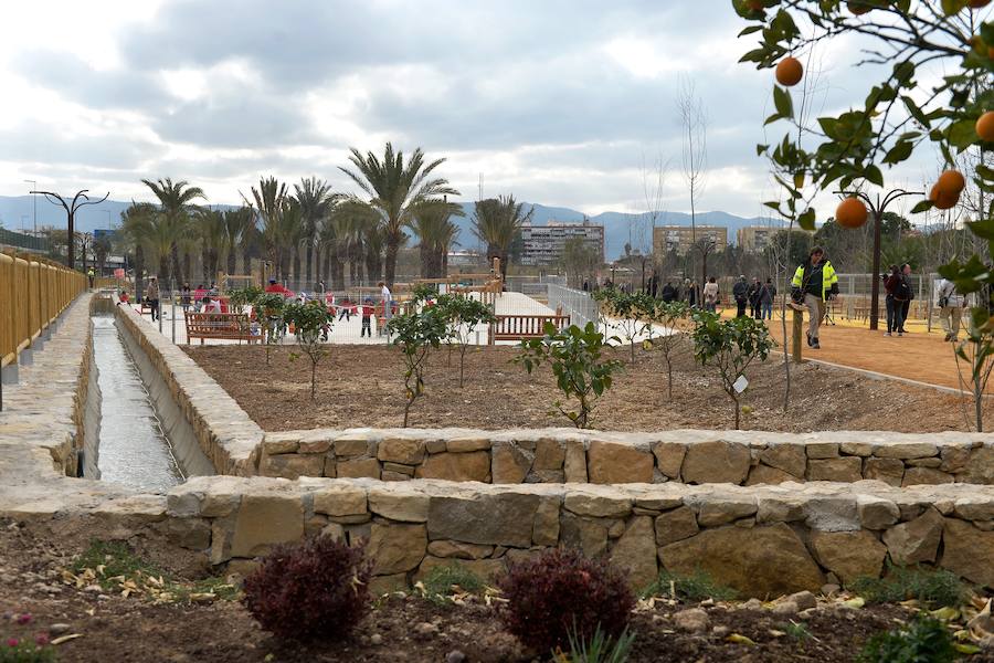 Será el primero en incorporar las nuevas tecnologías. Se ha recuperado la acequia de La Arboleja para escenificar el sistema de riego tradicional, cuenta con más de 500 árboles y 6.000 especies florares, y abrirá las 24 horas del día