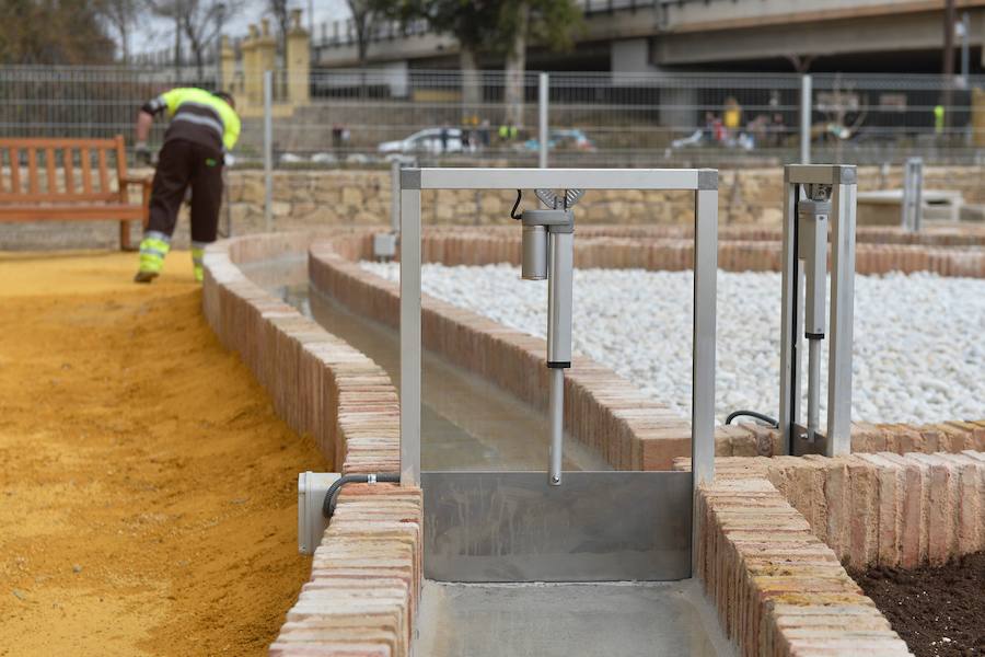 Será el primero en incorporar las nuevas tecnologías. Se ha recuperado la acequia de La Arboleja para escenificar el sistema de riego tradicional, cuenta con más de 500 árboles y 6.000 especies florares, y abrirá las 24 horas del día