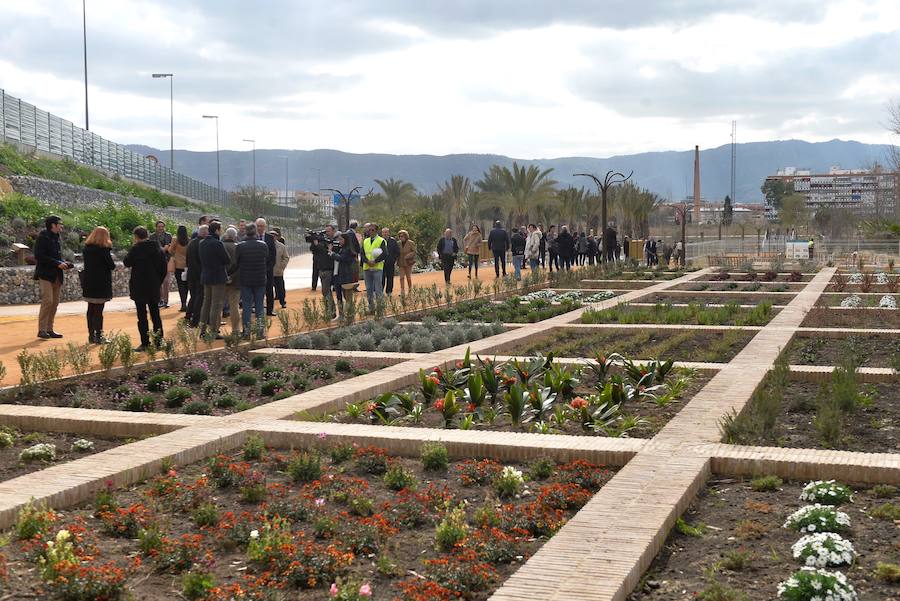 Será el primero en incorporar las nuevas tecnologías. Se ha recuperado la acequia de La Arboleja para escenificar el sistema de riego tradicional, cuenta con más de 500 árboles y 6.000 especies florares, y abrirá las 24 horas del día
