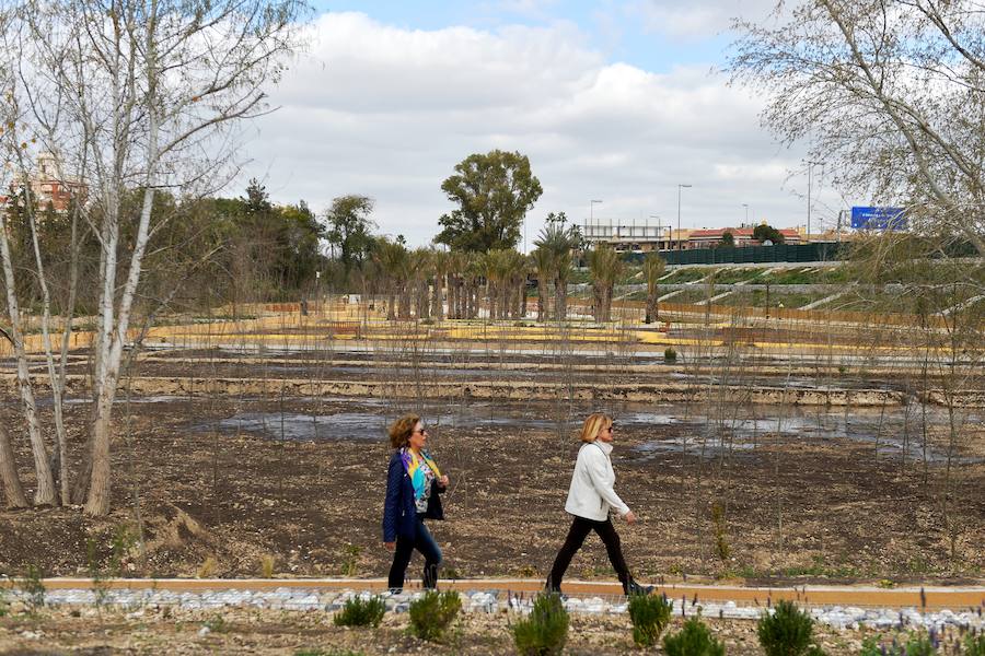 Será el primero en incorporar las nuevas tecnologías. Se ha recuperado la acequia de La Arboleja para escenificar el sistema de riego tradicional, cuenta con más de 500 árboles y 6.000 especies florares, y abrirá las 24 horas del día