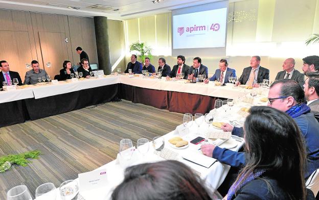 El presidente López Miras, ayer, durante el encuentro con los empresarios. 