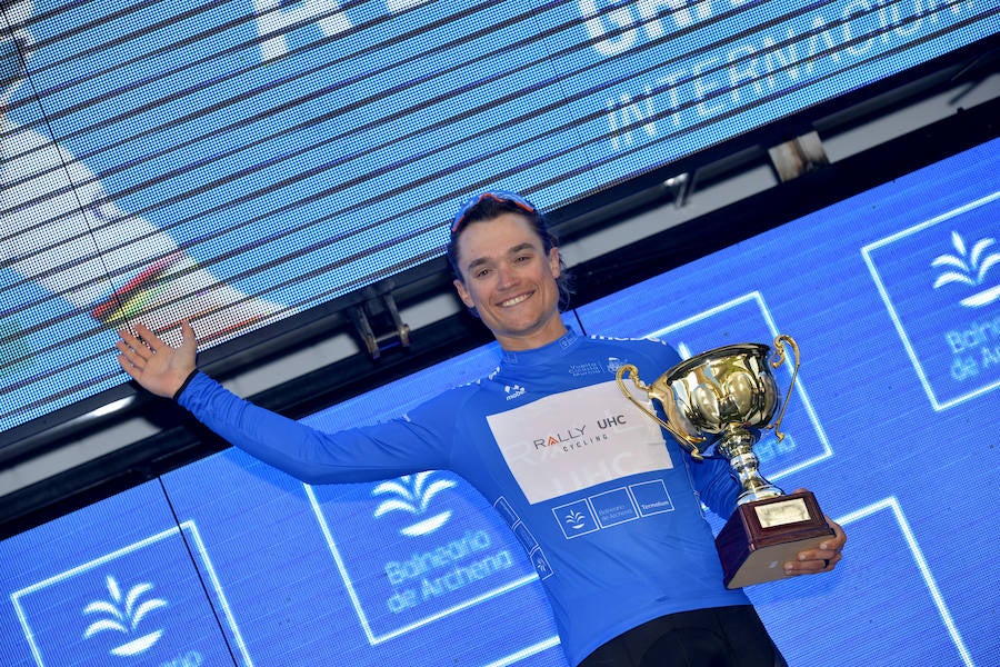 El muleño llegó a la meta acompañado por el también murciano y campeón del mundo Alejandro Valverde