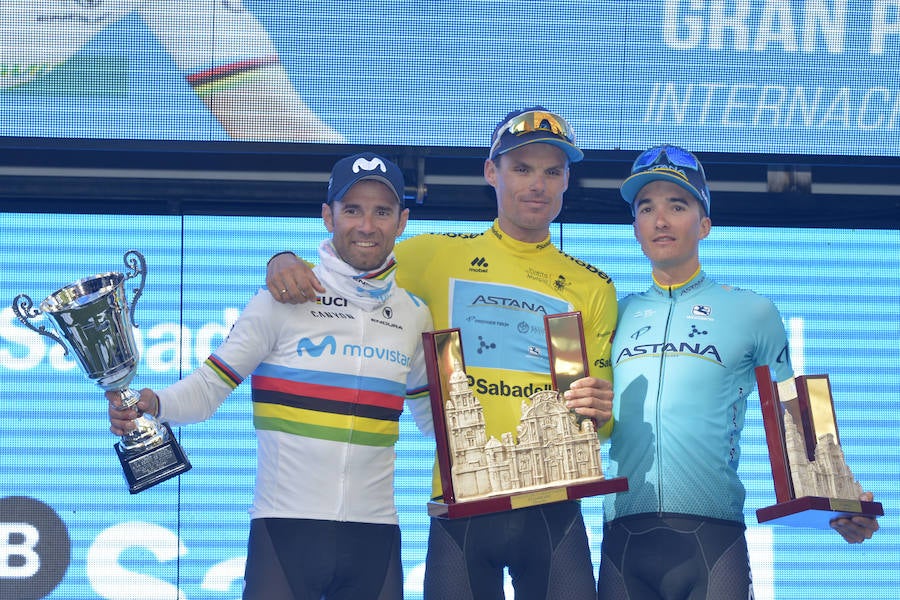 El muleño llegó a la meta acompañado por el también murciano y campeón del mundo Alejandro Valverde