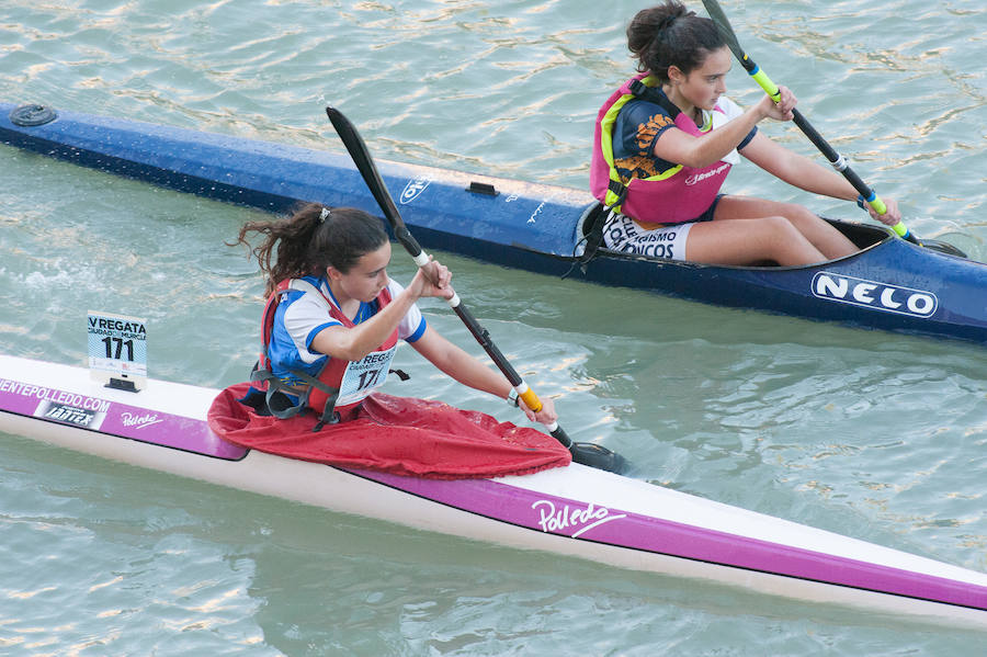 La Regata Ciudad de Murcia rompe su techo con setecientos palistas, barcos dragón y participantes de prestigio.