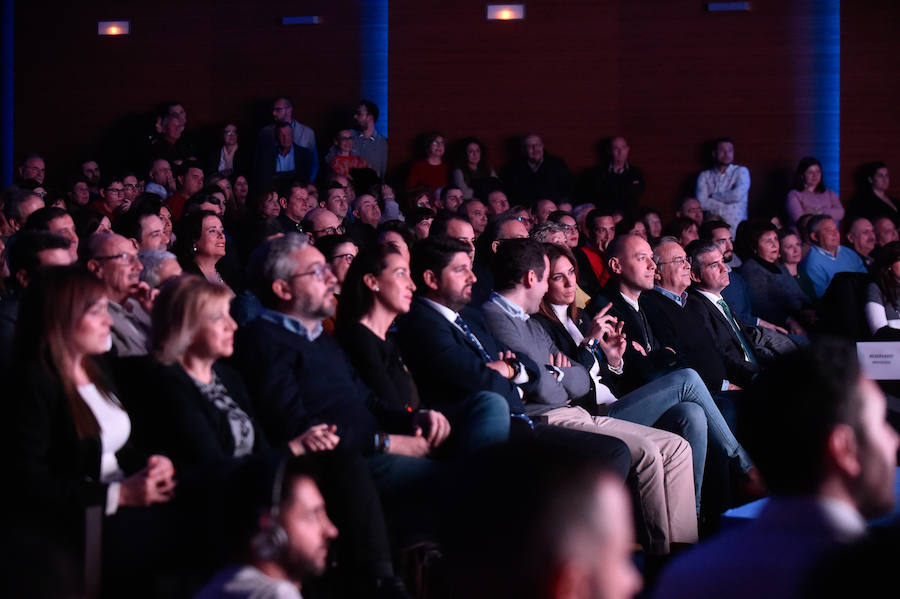 El presidente regional del PP, Fernando López Miras, y el secretario general nacional, Teodoro García, acompañaron este viernes a la alcaldesa de Archena, Patricia Fernández, a la que ratificaron para revalidar su candidatura en las elecciones municipales.