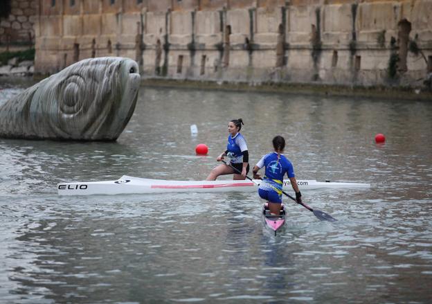 Una de las pruebas celebradas este domingo en el río Segura.