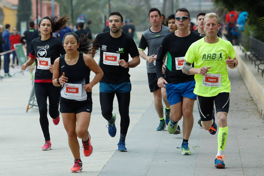 En la mañana de este domingo se celebró la carrera solidaria en favor de la ONG 'Save the Chrildren' en el Malecón de Murcia.