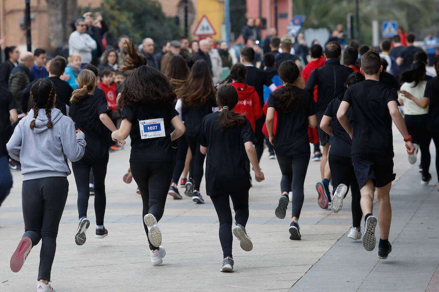 En la mañana de este domingo se celebró la carrera solidaria en favor de la ONG 'Save the Chrildren' en el Malecón de Murcia.