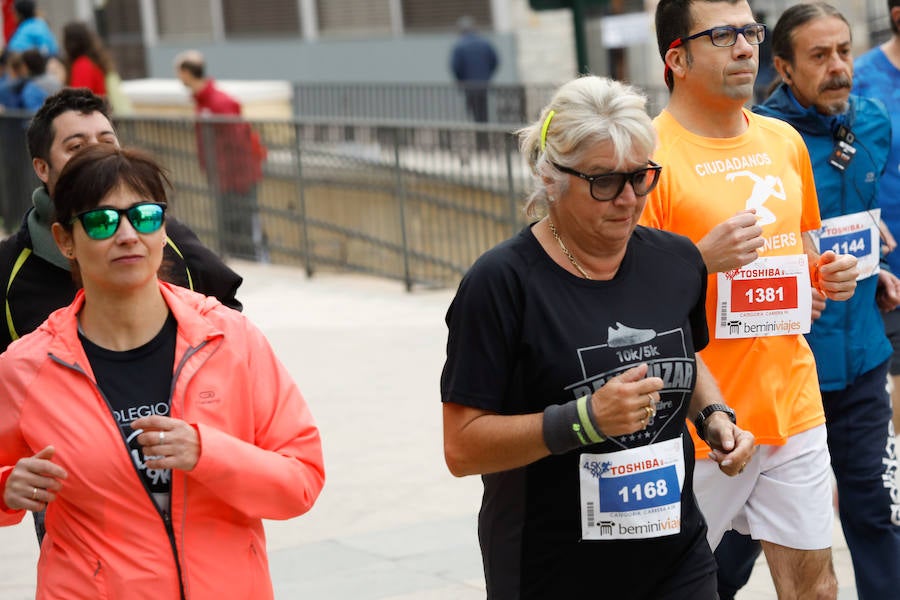 En la mañana de este domingo se celebró la carrera solidaria en favor de la ONG 'Save the Chrildren' en el Malecón de Murcia.